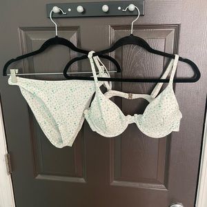 Tiny flower bikini set